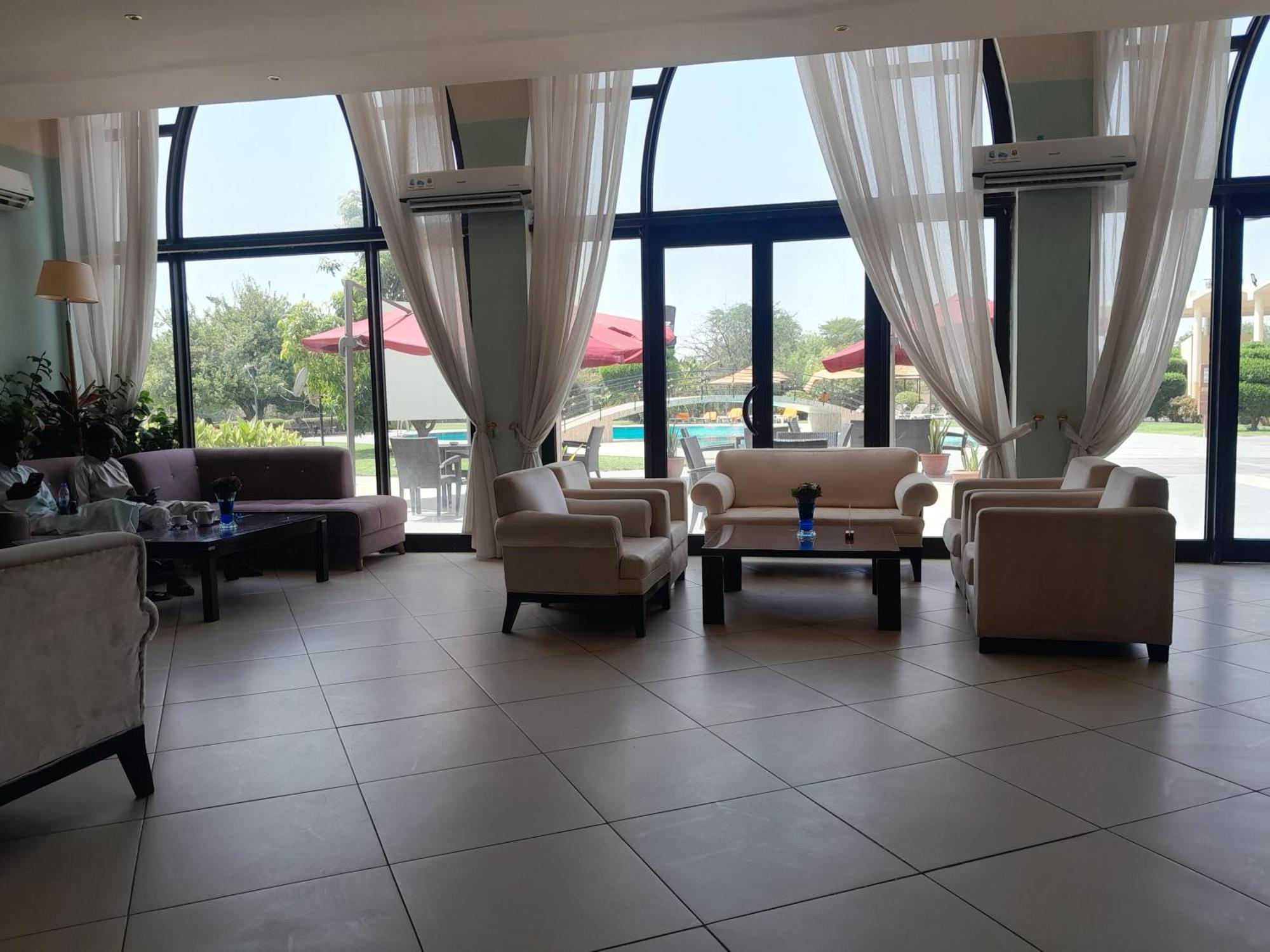L'Amitie Hotel NʼDjamena Exteriör bild
