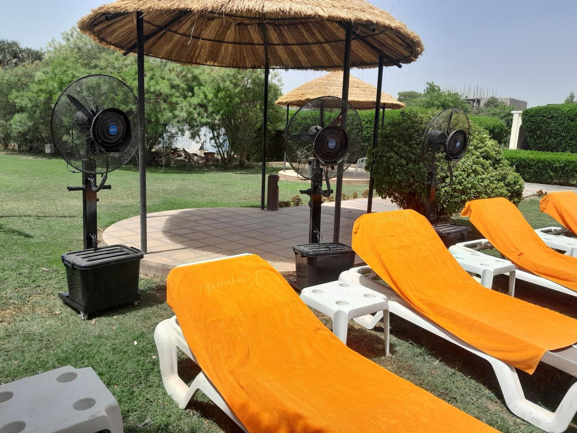 L'Amitie Hotel NʼDjamena Exteriör bild